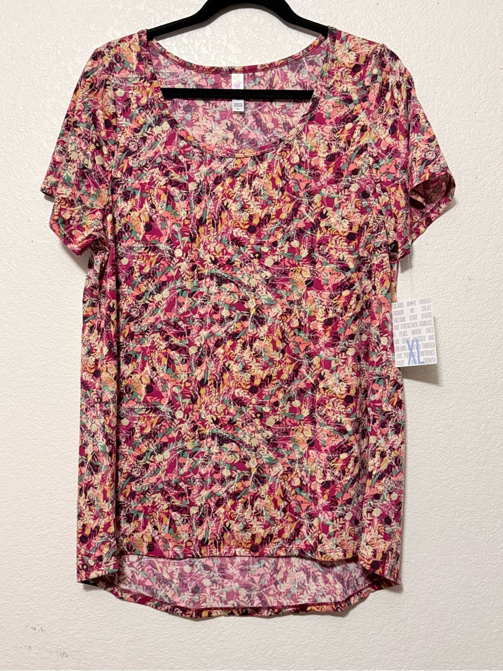LuLaRoe Pink Multi Floral Short Sleeve Scoop Neck Top 0315